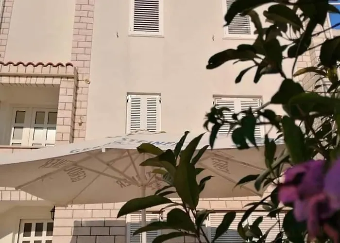 Haus Am Vino Vino * 特罗吉尔